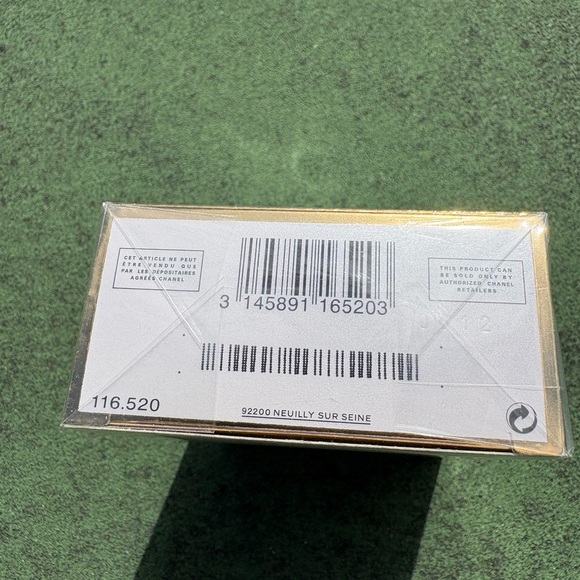 CHANEL Boxed Perfume - White & Gold Trim - Picture 3 of 5